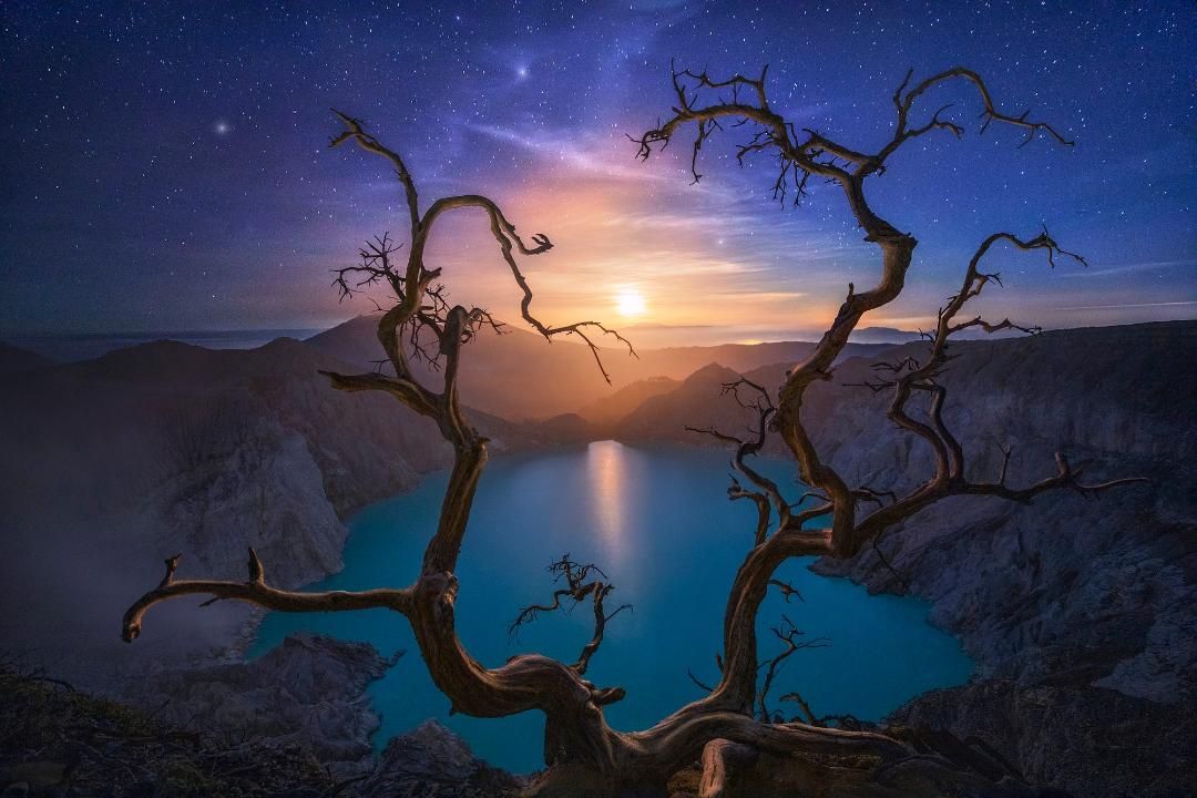 Ein Bild, das Landschaft, Nacht, Himmel, Wasser enthält.
Automatisch generierte Beschreibung